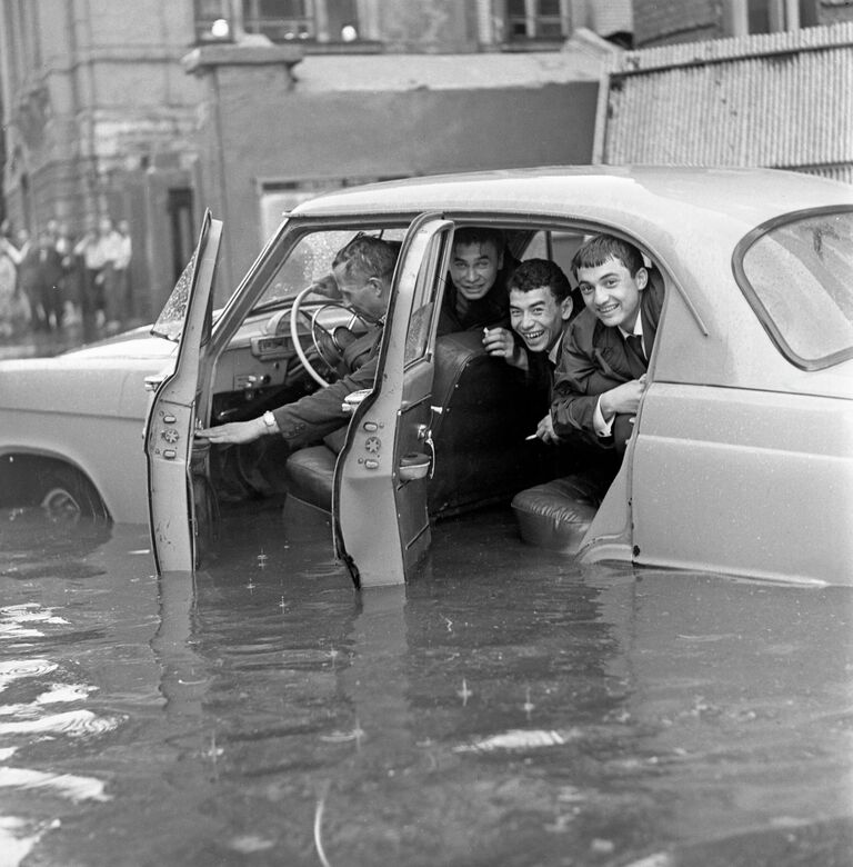 8 июня 1966 года на Москву обрушился сильнейший дождь