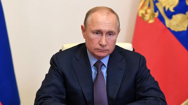 Президент РФ Владимир Путин проводит в режиме видеоконференции совещание о мерах по ликвидации разлива дизельного топлива в Красноярском крае
