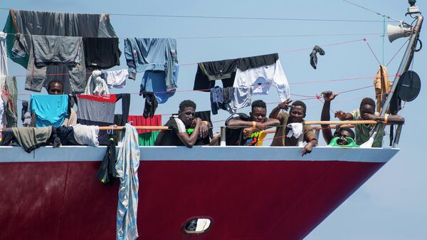 Лодка с мигрантами у берегов Мальты 