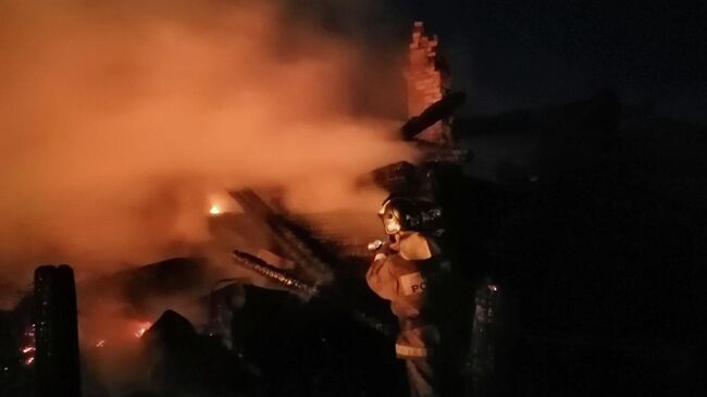Пожар в частном деревянном доме в селе Баргадай Зиминского района Иркутской области