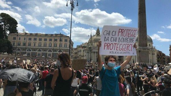 Манифестация против расизма в центре Рима