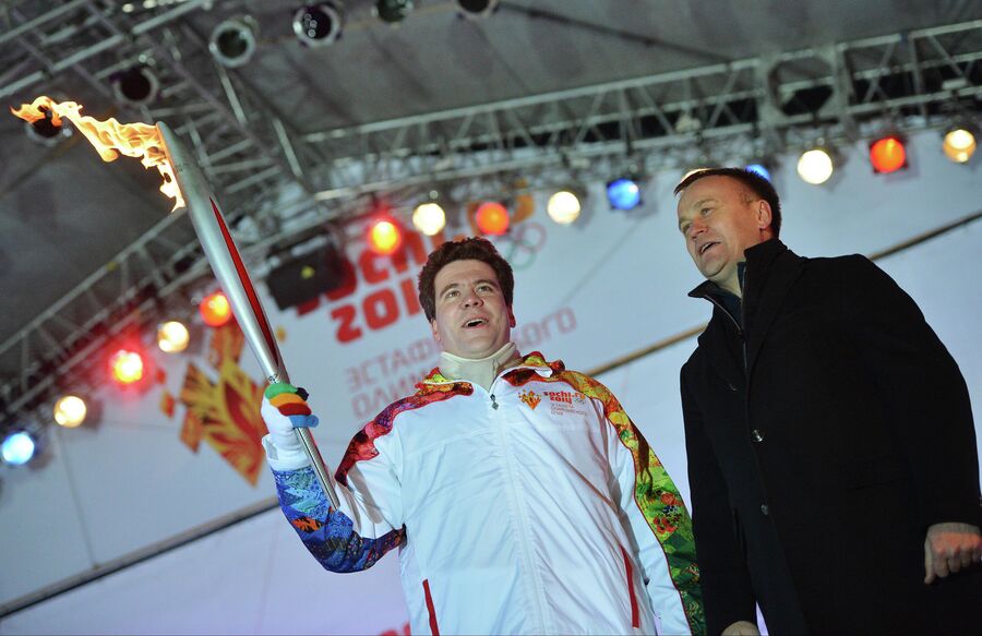 Пианист Денис Мацуев (слева) и губернатор Иркутской области Сергей Ерощенко