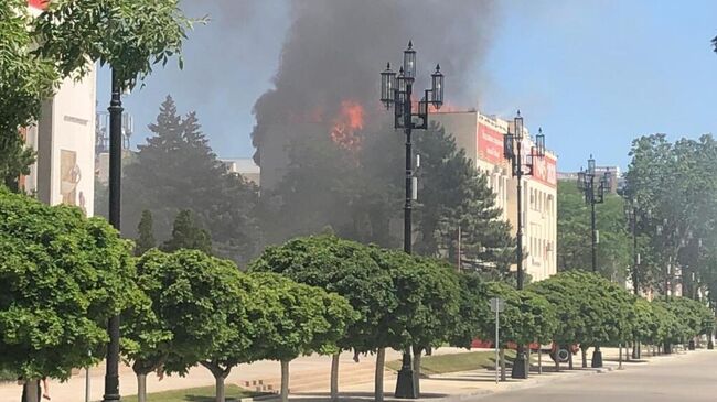 Пожар в здании Ростелекома в Махачкале