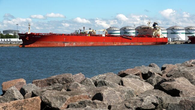 Танкер с американской нефтью для Белоруссии в порту Клайпеды