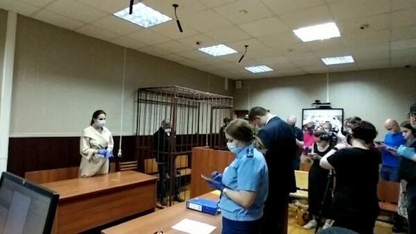 Михаила Ефремова отправили под домашний арест. Кадры из зала суда