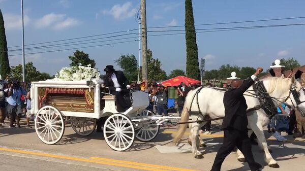 Кадры похоронной процессии Джорджа Флойда в Хьюстоне