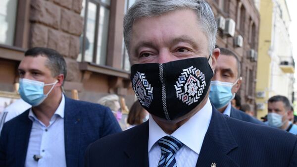 Петр Порошенко у здания Государственного бюро расследований в Киеве