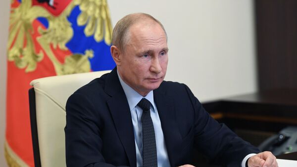Президент РФ Владимир Путин во время встречи в режиме видеоконференции