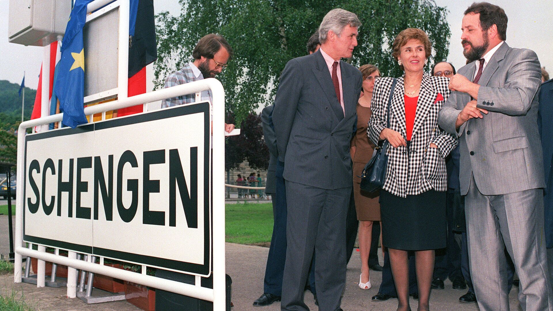 Подписание Шенгенского соглашения, 19 июня 1990 года - РИА Новости, 1920, 14.06.2020