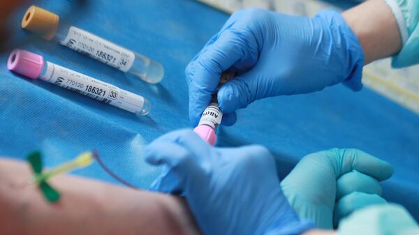 Забор крови из вены на тестирование наличия антител к коронавирусу