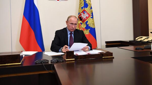 Президент РФ Владимир Путин во время встречи в режиме видеоконференции с губернатором Пензенской области Иваном Белозерцевым
