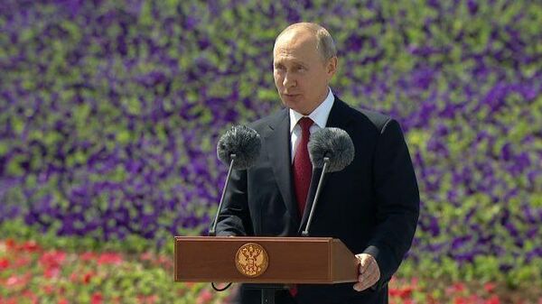 Путин поздравил граждан с Днем России и напомнил о тысячелетней истории страны
