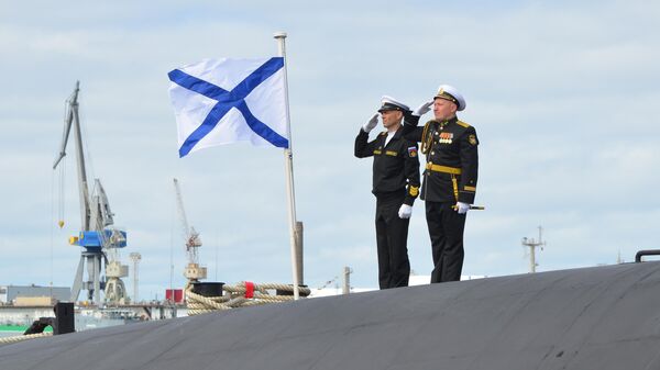 Поднятие Андреевского флага на ракетном подводном крейсере стратегического назначения проекта 955А Князь Владимир