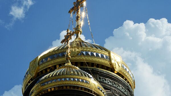 Купола Главного храма Вооруженных сил РФ в парке Патриот.