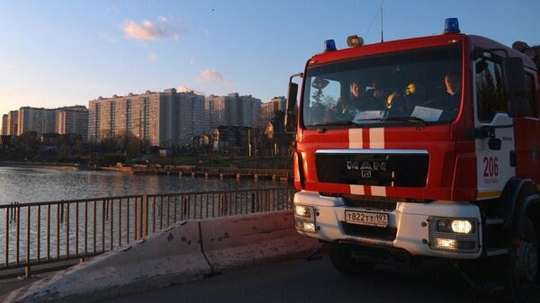 Автомобиль пожарной службы вблизи улицы Рассказовская в Москве