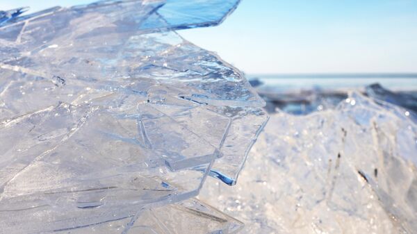 Прозрачный лёд 