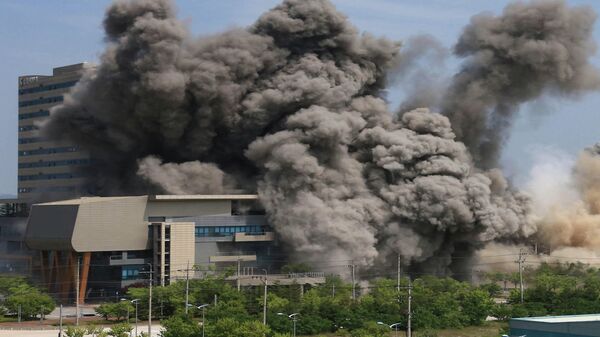 Взрыв межкорейского офиса связи в приграничном городе Кэсон, Северная Корея