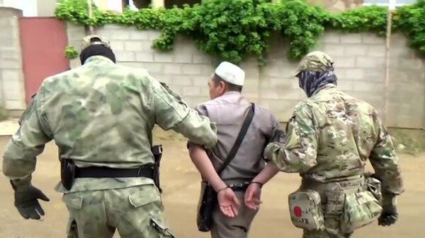 Кадры cпецоперации ФСБ по задержанию боевиков из банд Басаева и Хаттаба