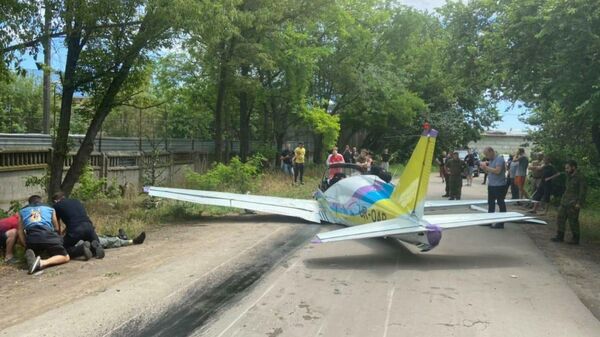 Место падения легкомоторного самолета в Одессе