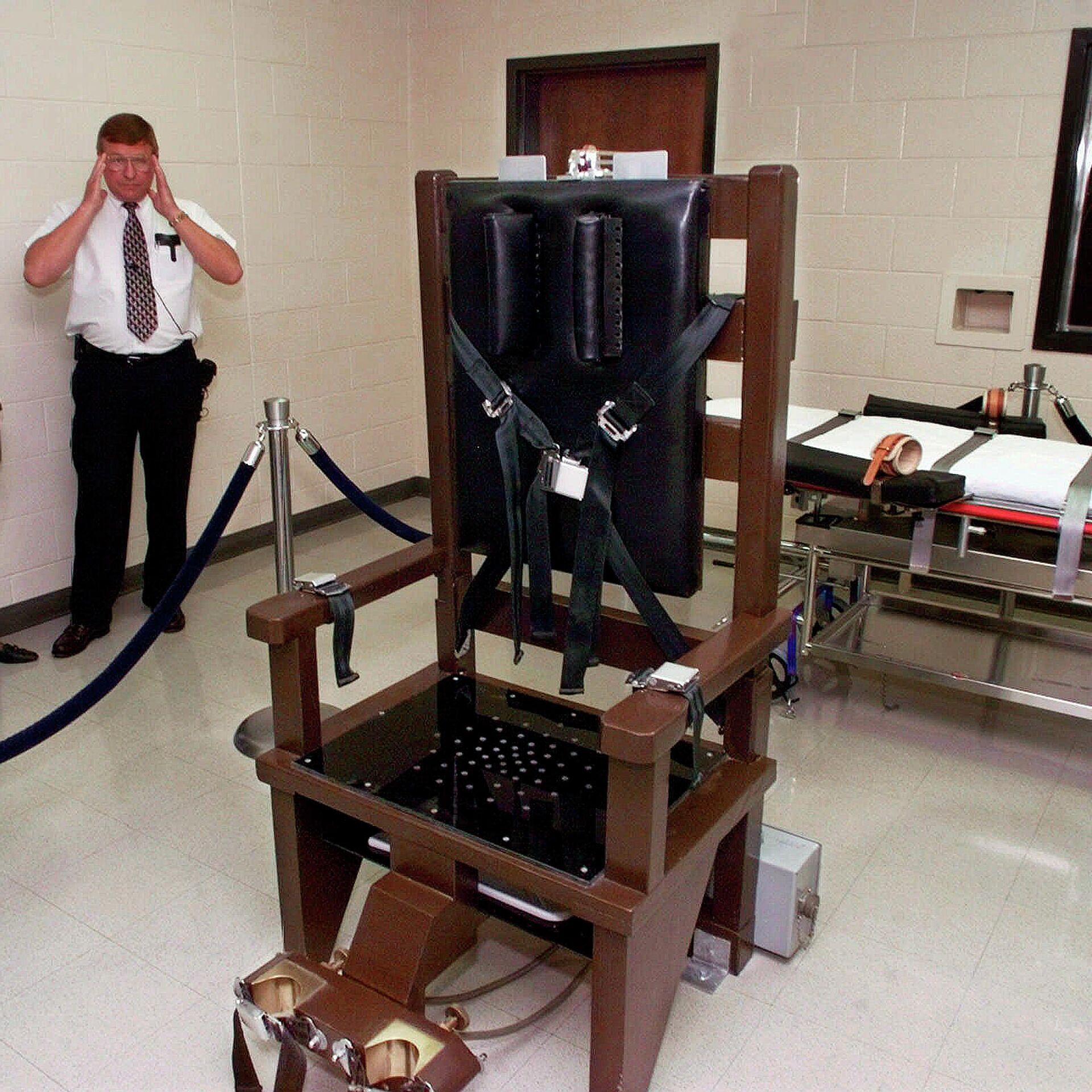 Пытка электрическим стулом. Смертная казнь в США электрический стул. Уильям Кеммлер электрический стул. Казнь на электрическом стуле в США. Эдвин Дэвис, электрический стул.
