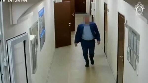 Сбежать не удалось: кадры задержания чиновника мэрии Иркутска