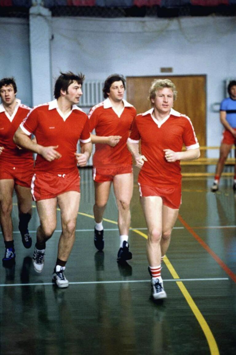 Владимир Мышкин (справа)