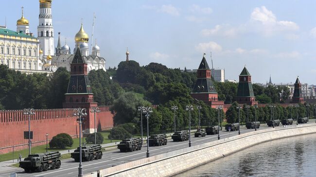 Военная техника во время генеральной репетиции парада  в Москве в честь 75-летия Победы в Великой Отечественной войне