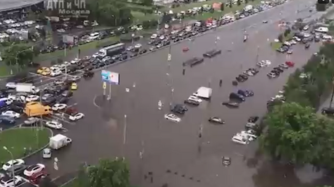 Варшавское шоссе ушло вод воду из-за ливня