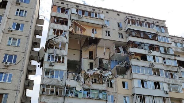 На месте взрыва бытового газа в жилом доме в Киеве, Украина