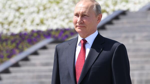 LIVE: Владимир Путин посещает Главный храм Вооруженных сил России и музей Дорога памяти в парке Патриот