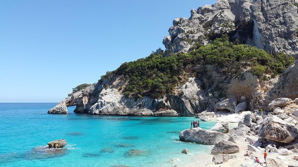 Пляж Кала-Голоритце в Сардинии