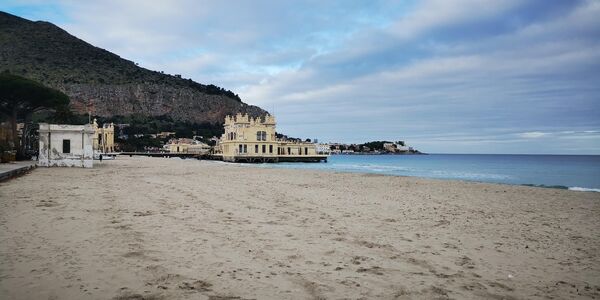 Пляж Монделло в Палермо, Сицилия
