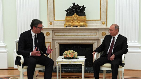 Президент РФ Владимир Путин и президент Сербии Александр Вучич во время встречи. 23 июня 2020
