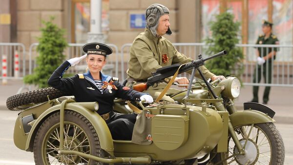 Военная техника во время военного парада в ознаменование 75-летия Победы в Великой Отечественной войне 1941-1945 годов в Волгограде