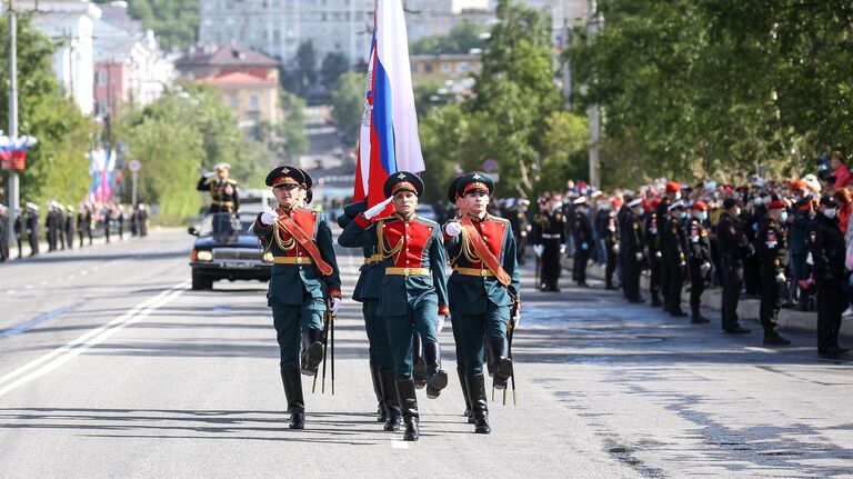 Военнослужащие парадных расчетов на военном параде на военном параде в ознаменование 75-летия Победы в Великой Отечественной войне 1941-1945 годов в Мурманске