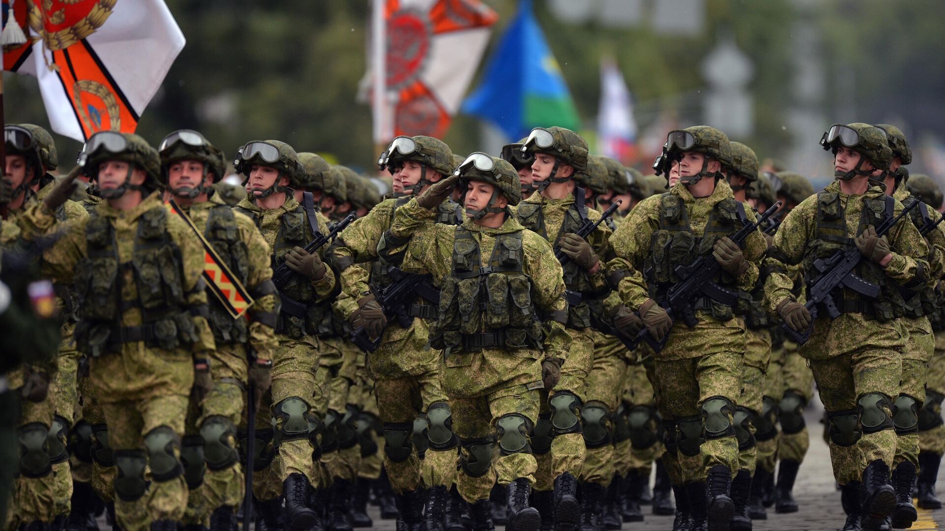 Военнослужащие парадных расчетов на военном параде в ознаменование 75-летия Победы в Великой Отечественной войне 1941-1945 годов - РИА Новости, 1920, 21.02.2021