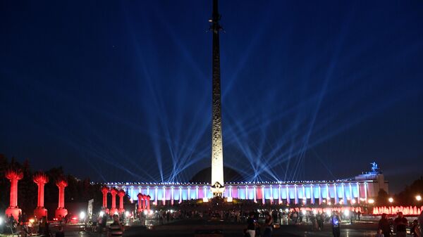 Акция Лучи Победы на Поклонной горе в Москве