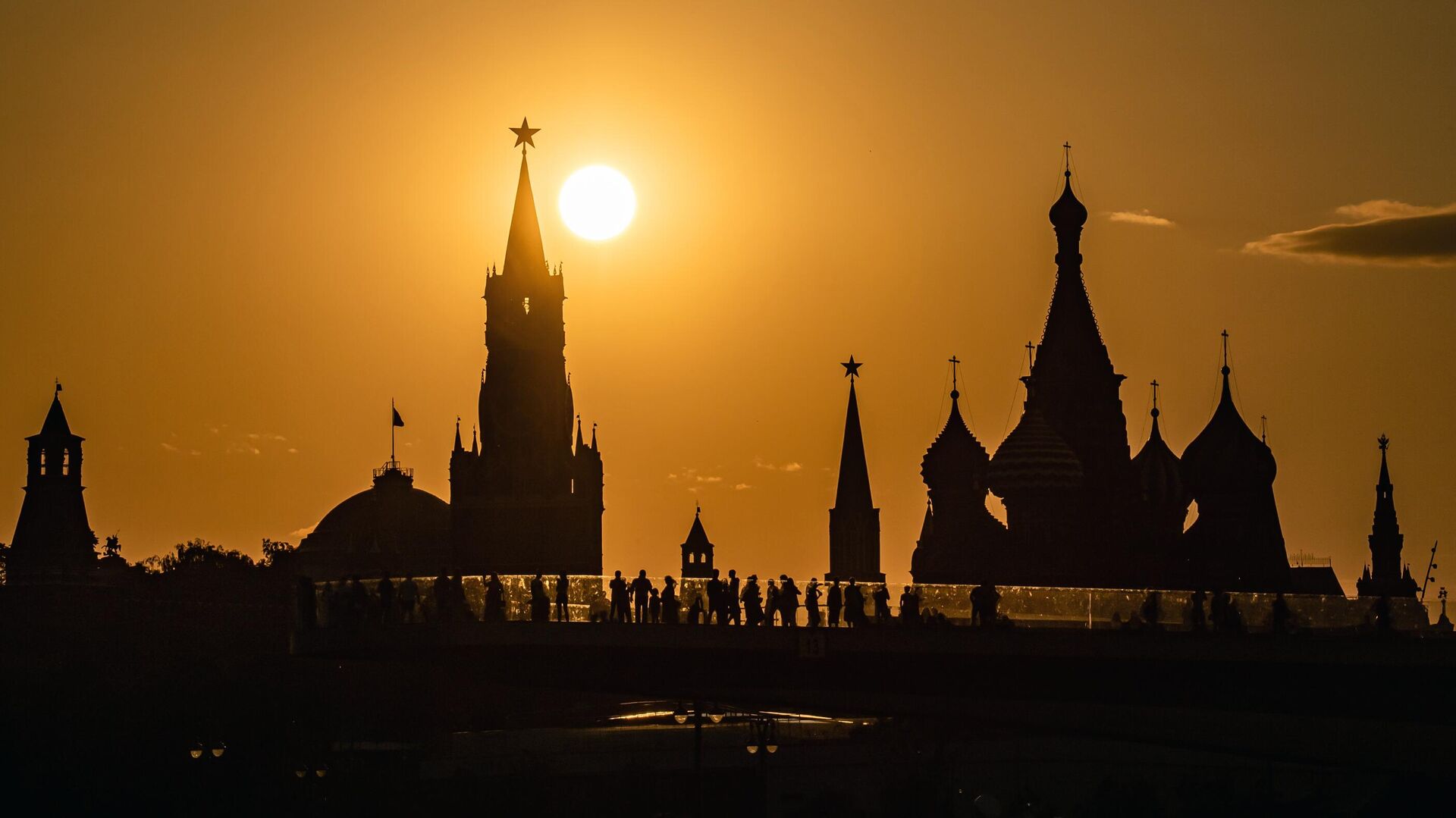 Закат солнца на фоне Кремля - РИА Новости, 1920, 03.04.2021