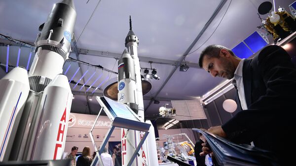 Макеты ракетоносителей Ангара-А5 на стенде Роскосмоса 