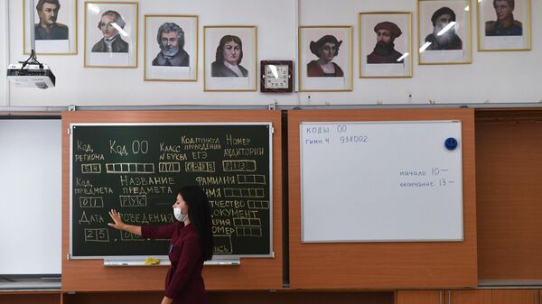 Пробная сдача Единого государственного экзамена без участия школьников в средней школе № 168 города Новосибирска