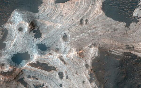 Марсианский ударный кратер Холдена