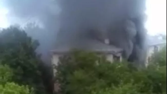 Взрыв газа в жилом доме произошел на улице Проходчиков в Москве. Стоп-кадр видео очевидца