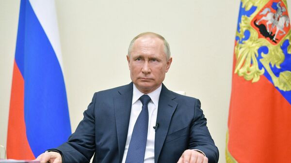Президент РФ Владимир Путин во время обращения к гражданам