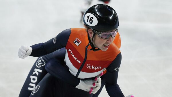 Голландская конькобежка Лара ван Рёйвен