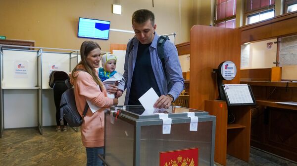 Голосование по внесению изменений в Конституцию РФ на избирательном участке