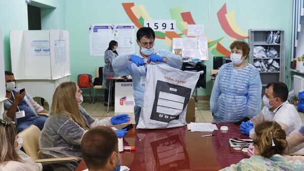 Подсчет голосов по итогам голосования по поправкам в Конституцию РФ