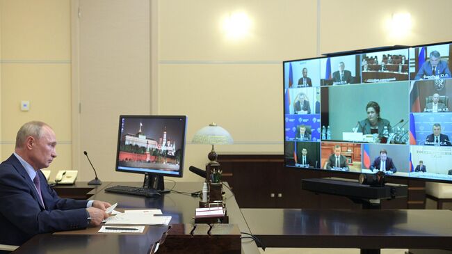Президент РФ Владимир Путин проводит заседание Российского организационного комитета Победа в режиме видеоконференции