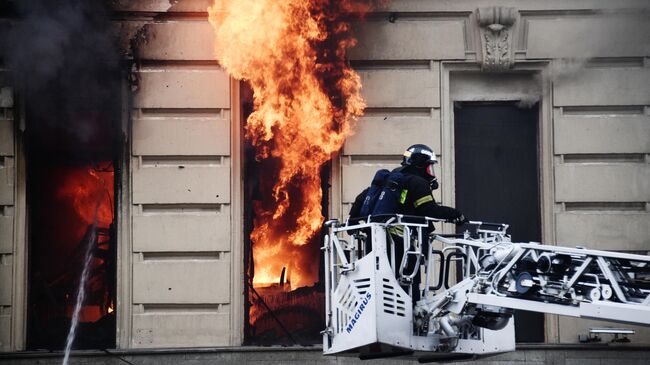 Пожар в здании на Тверской улице в Москве