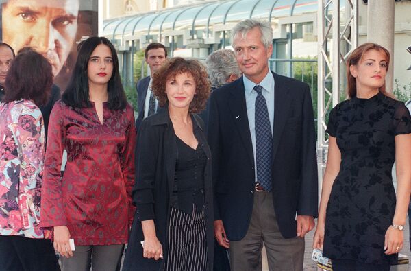 Французская актриса Ева Грин со своими родителями и сестрой на открытии фестиваля американского кино в Довиле
