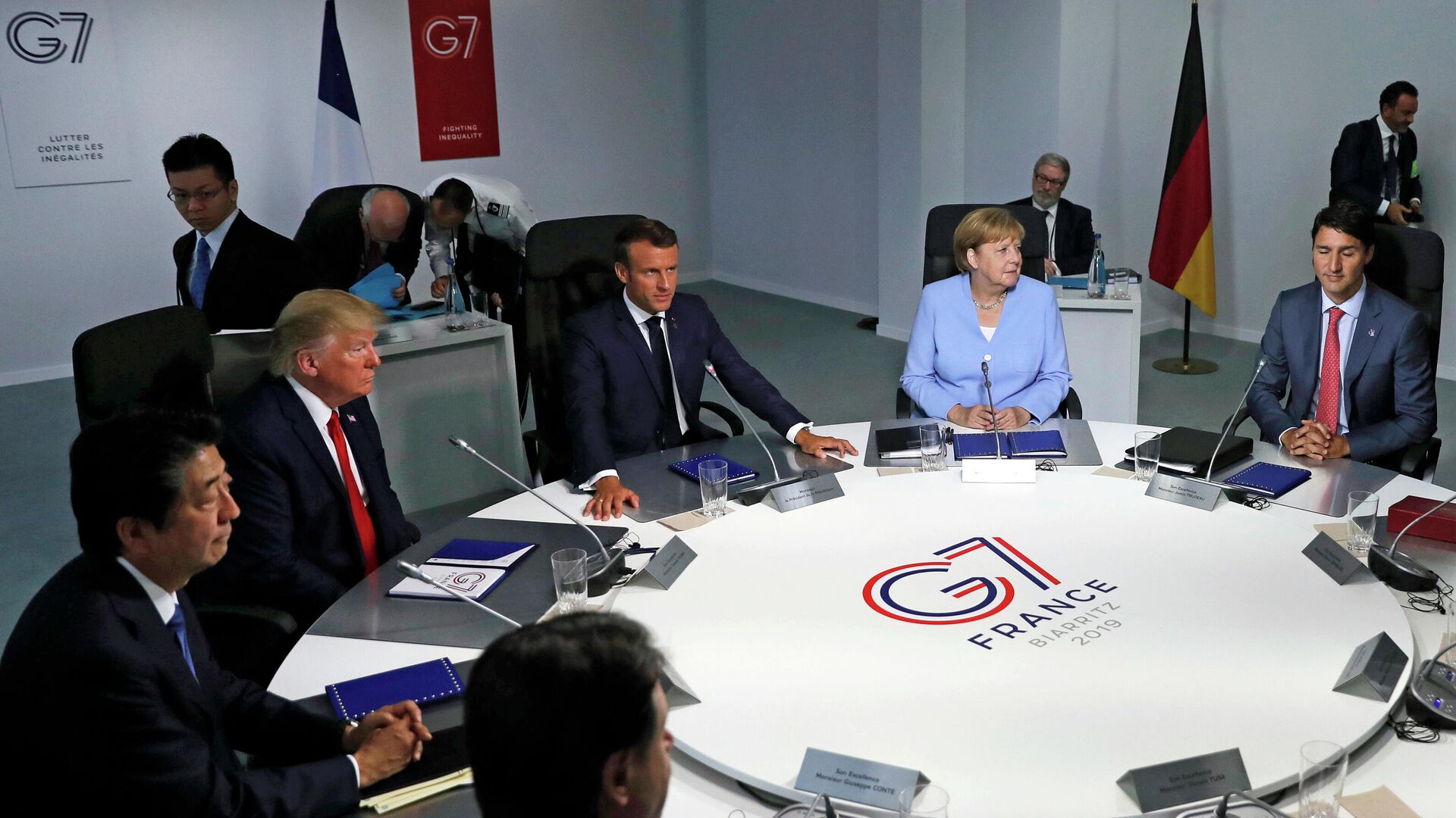 Лидеры стран-участниц G7 во время встречи в рамках ежегодного саммита - РИА Новости, 1920, 05.05.2021